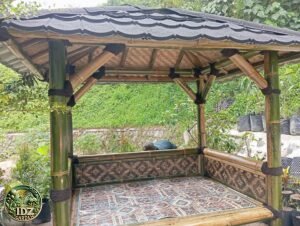 Pemasangan Saung Bambu 2x2