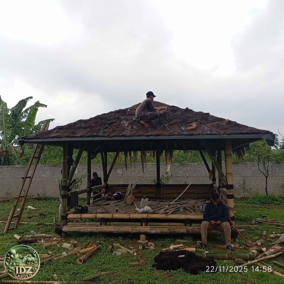 Hasil Pemasangan Saung Bambu