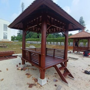 Jual Gazebo Kayu Kelapa Ukuran 2×2 Atap Sirap Kayu Ulin