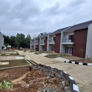 Proyek Penanaman Rumput Taman di Perumahan Bogor